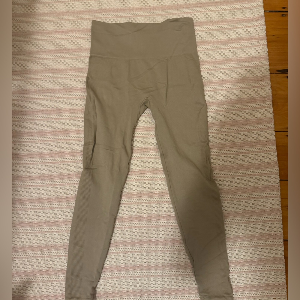 SET Active Olive Leggings